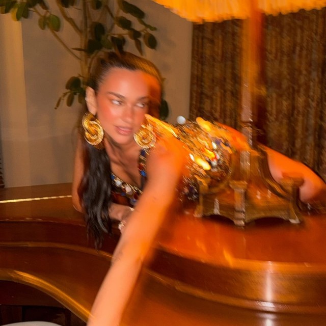 Как Вам  Дуа Липа ?