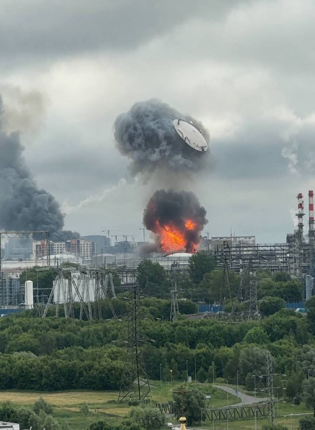 Песков подтвердил обсуждение с другими странами возможного импорта нефтепродуктов