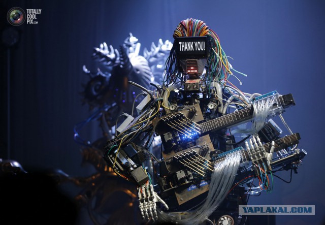 Колхозный панк в исполнении роботов