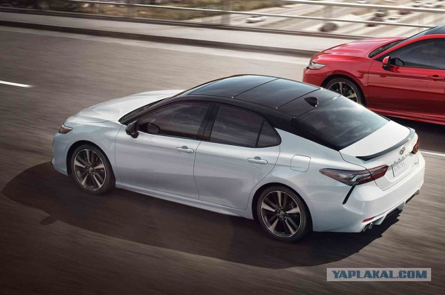 Объявлены российские цены Toyota Camry нового поколения