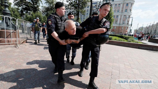 Дорогие борцы с режимом, старайтесь больше времени уделять учебе и работе.