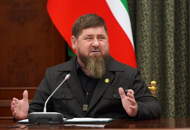 Команда из Чечни, победившая на чемпионате спецназовцев в ОАЭ, вышла на церемонию награждения без российского флага