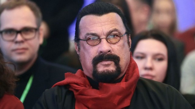 Павел Буре: "То, что столько иностранцев влюбляются в Россию, хотят принять гражданство – заслуга Путина!"