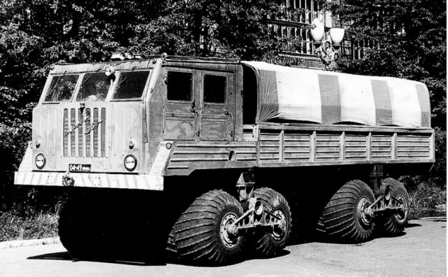 ВК-3: зачем в НАМИ собрали машину с двумя колёсами от "Запорожца" и гигантским катком