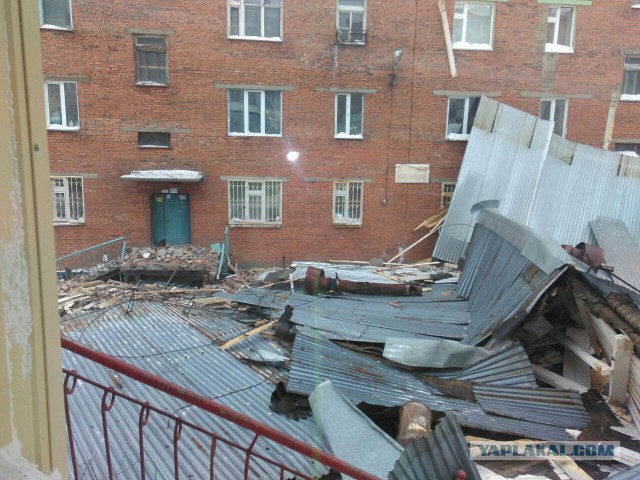 В аэропорту Норильска ветром снесло Boeing