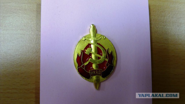 Хлам и талисманы на рабочем месте