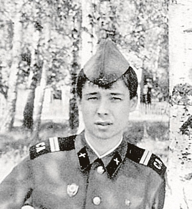 Самая забавная и необычная форма армий мира