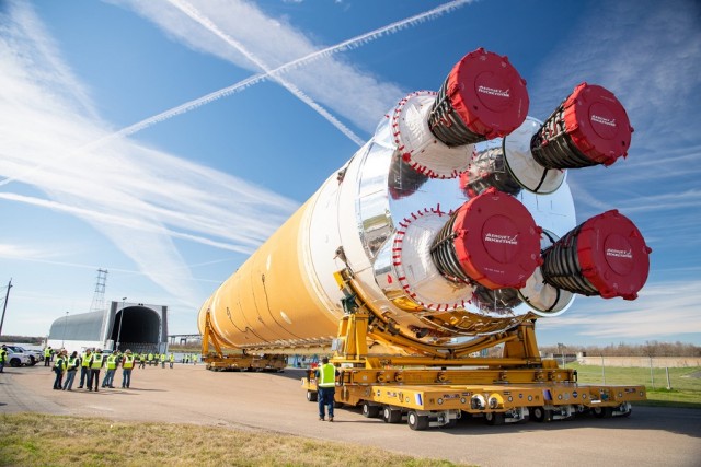 Стыковка SpaceX Crew Dragon с МКС
