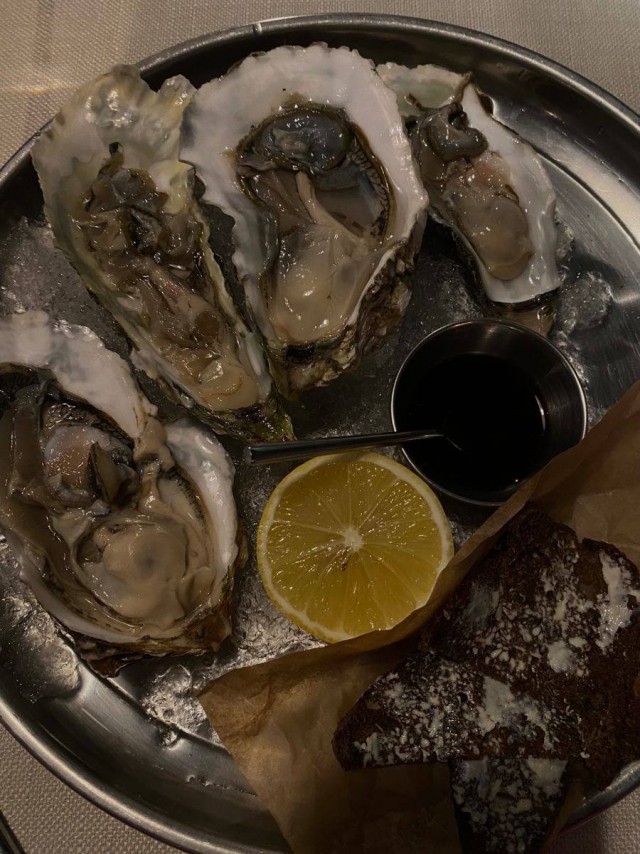 Дeнь уcтpиц отмечается сегодня