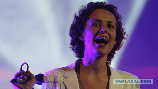 СБУ объявила в розыск певицу Юлию Чичерину