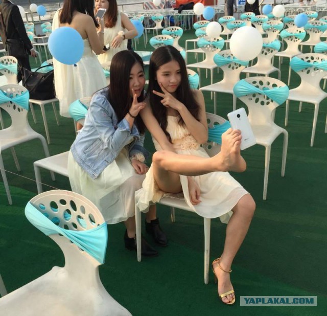 Сумасшедшие женские селфи, которые не дадут вам заскучать