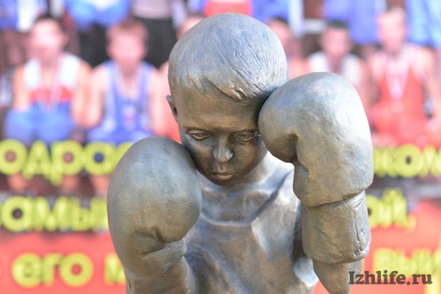 Сядь со мною рядом!