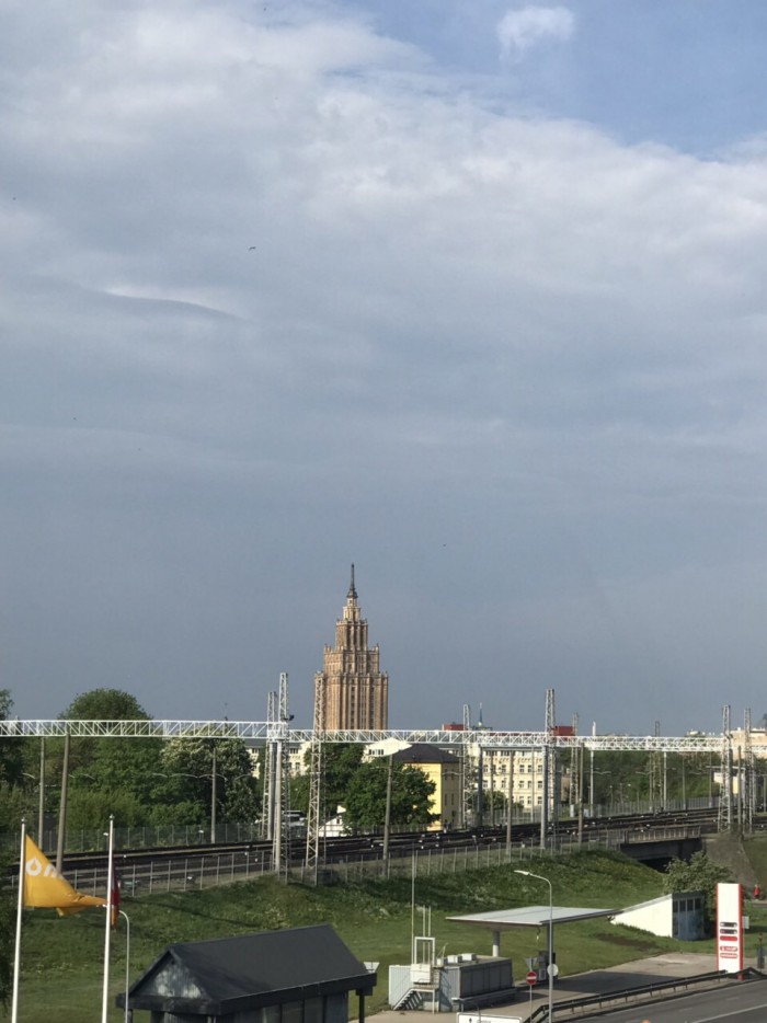 Лето, делимся видом из окна