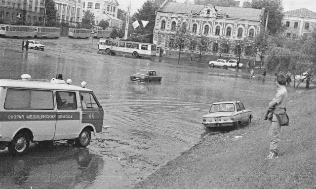 Кадры из автомобильной жизни СССР