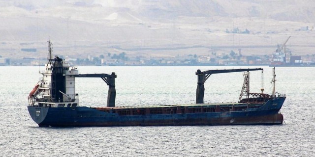 По решению суда сирийского моряка оставили охранять арестованное судно. Он пробыл на нём четыре года в одиночестве