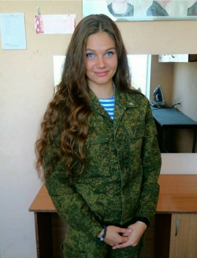 Девушки в униформе