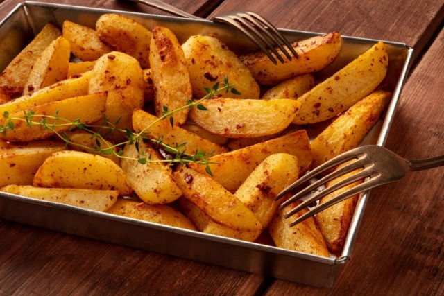 Белорусы поделились способом приготовления картошки по-деревенски вкуснее, чем в фастфуде