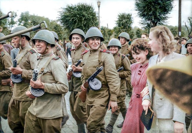 1945 год в 84 фотографиях