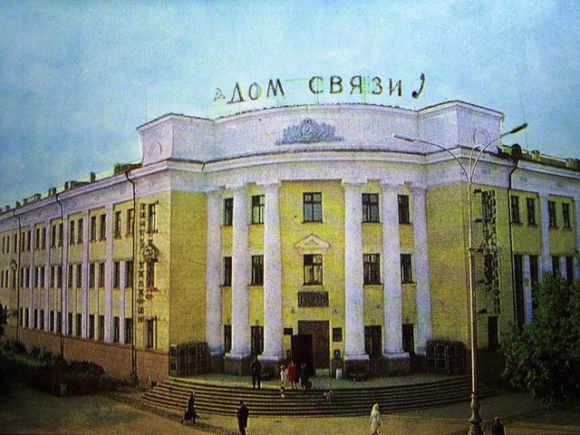 Демонтировали монумент, установленный в Полтаве в честь 140-летия победы русских войск в Полтавской битве.