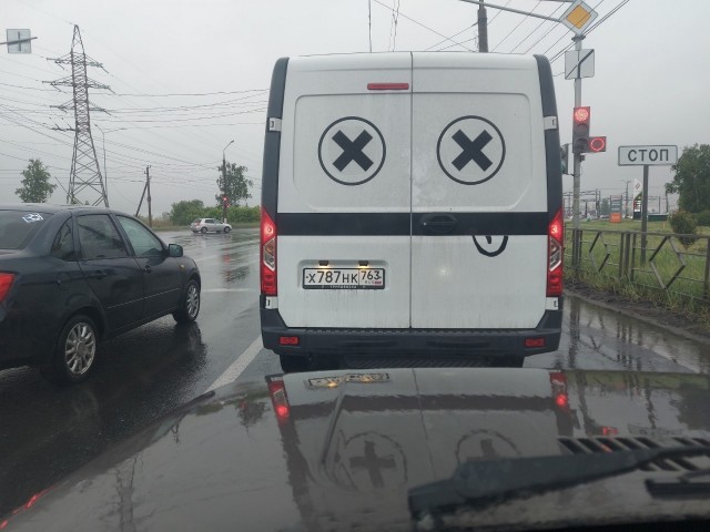 Неуместный юмор?
