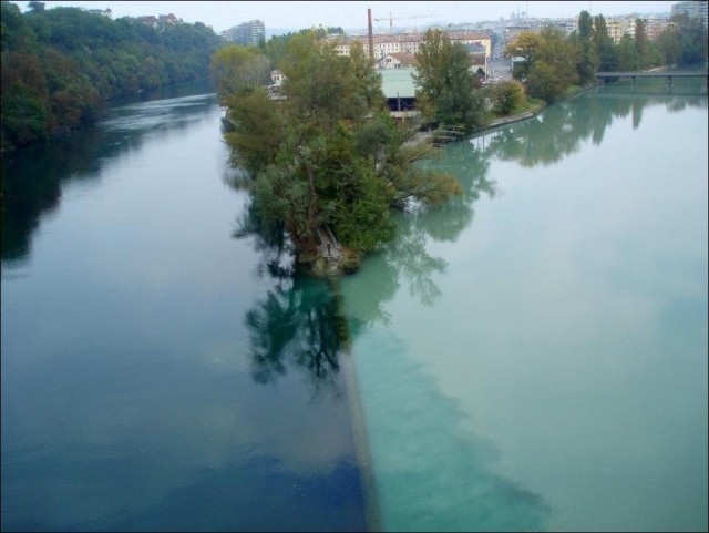 Слияние рек Рона и Арва в Женеве