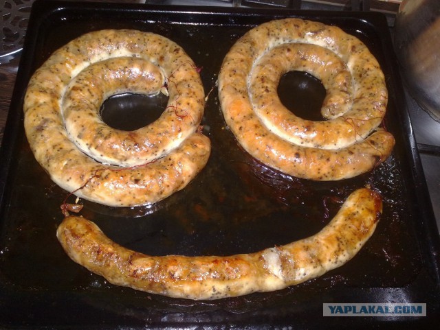 Куриные колбаски с грибами