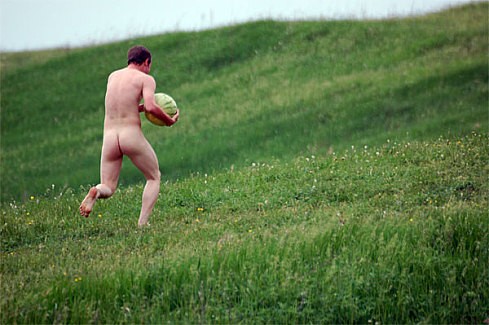 Фотожаба: мужик с арбузом