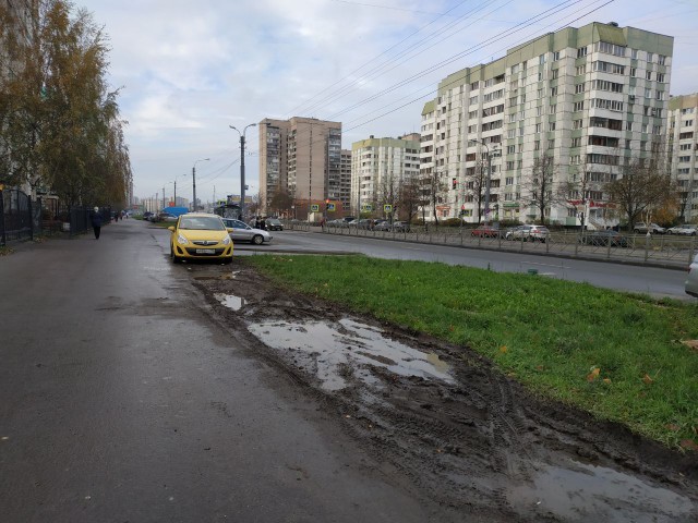 Очередное наглое хамство при парковке. Один уехал, другой встал. И конца этому нет