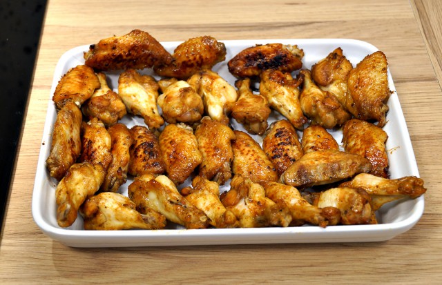Острые куриные крылья в кисло-сладкой глазури