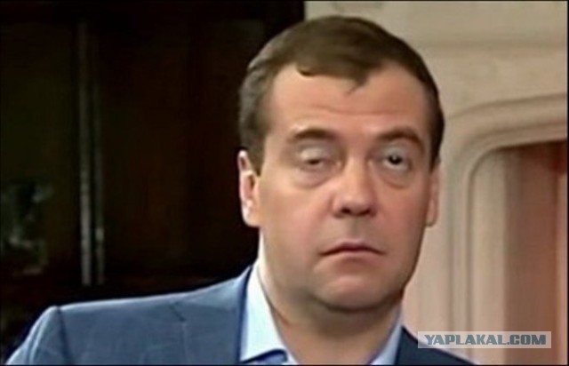 Дмитрий Медведев гонит самогон