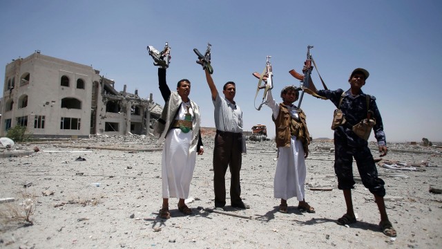 Представитель хуситов пообещал безопасный проход судам РФ и Китая по Красному морю