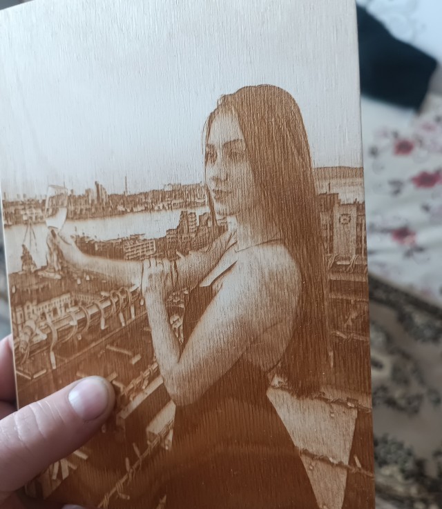 Изображение на камне за пару минут. Никакого волшебства, обычная китайская  реальность.