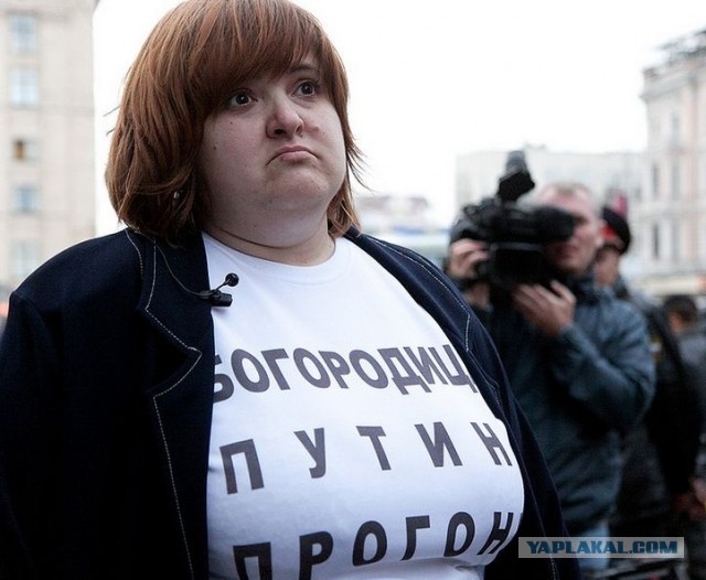 Журналистка "МК" нападает на НТВшников