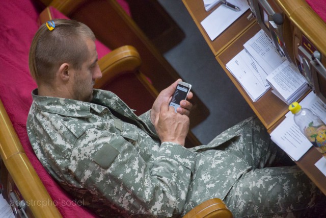 Начальник полиции Запорожья повесил в кабинете портреты Бандеры и Шухевича.
