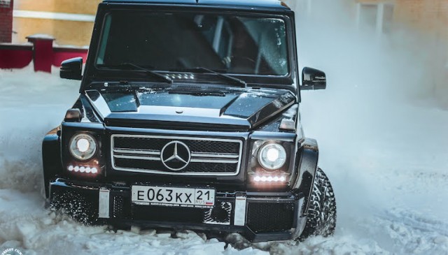 Гомель. Выходцы из гордой республики не поделили дорогу с редким Gelandwagen