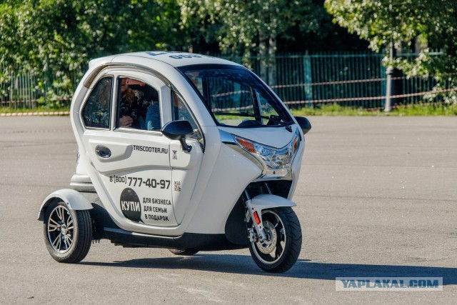 Необычная реклама 4х местного смарта