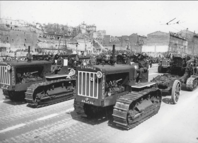 Шведский трактор с мотором от советского танка