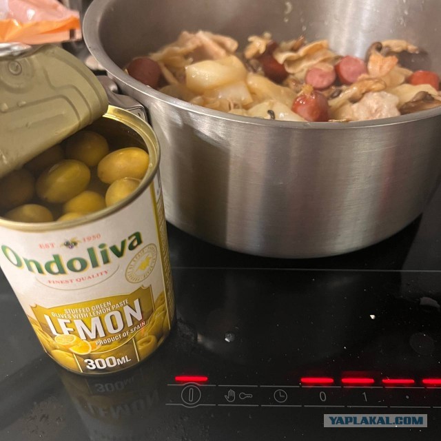 Капуста тушеная с колбасками