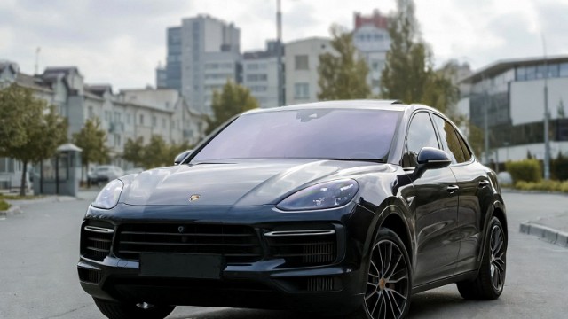 Владельцам Porsche придётся заплатить по ₽150 тыс., чтобы машины не блокировались из-за антидронового РЭБ