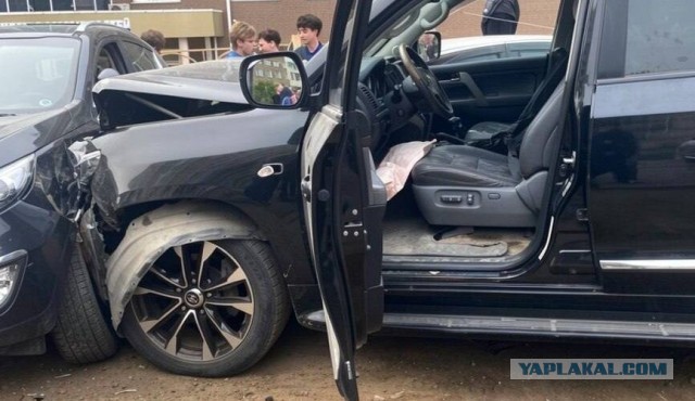 12-летний мальчик устроил массовую аварию во Владивостоке, протаранив пять припаркованных машин