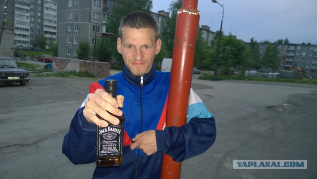 Красноярец избежал смерти от суррогатного виски, выпив водки