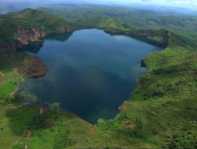 Озеро-убийца Ниос: история страшной лимнологической катастрофы