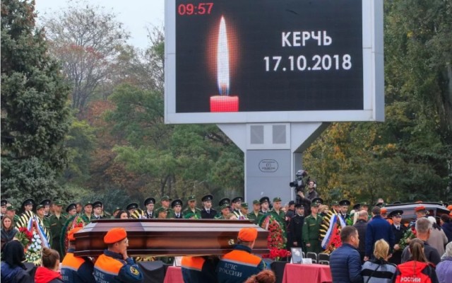 Очередь на сдачу крови для пострадавших при стрельбе в казанской школе