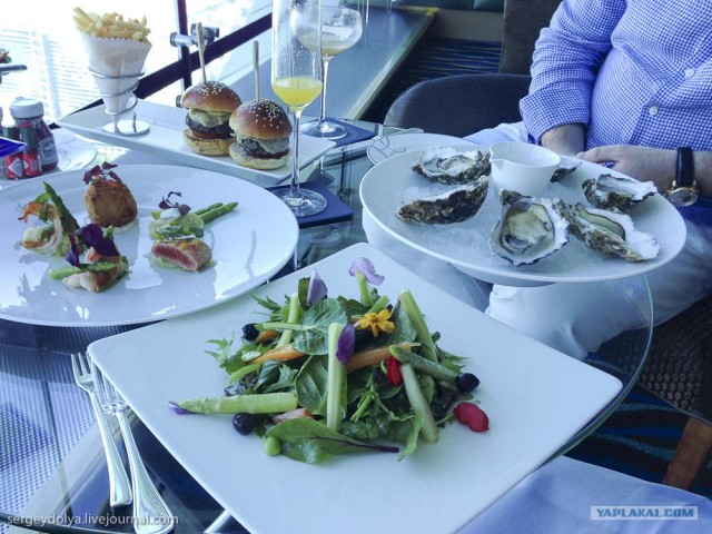 Д.Р. в Бурдж Аль Араб