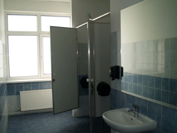 О забытом в офисном туалете