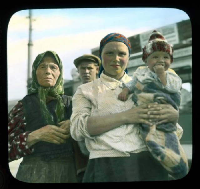 25 цветных фотографий Москвы и москвичей 1931 года