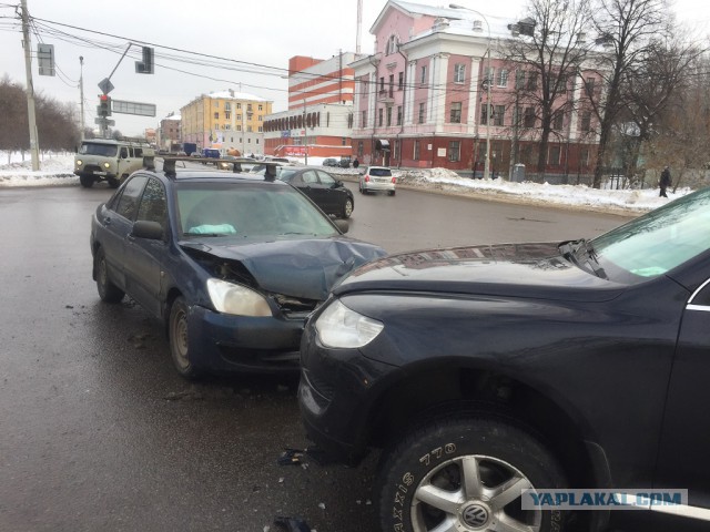 Зачем мы покупаем дорогие автомобили?
