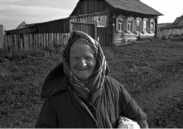 «Время было весёлое, обстановка творческая, люди открытые и дружные, на лавочке можно было всегда выпить вина»