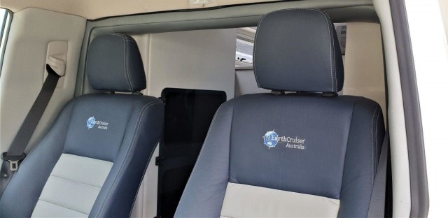 Технологичный автодом на базе Toyota Land Cruiser 70