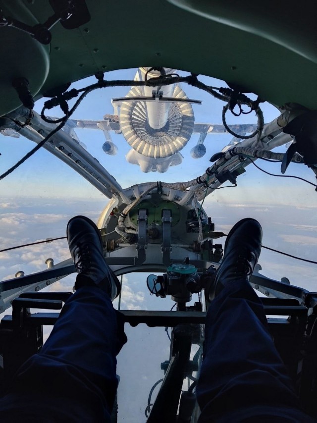 А из нашего окошка....